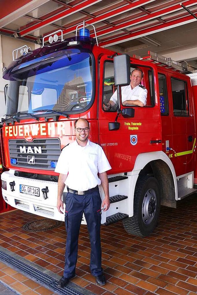 Kommandant Christian Feist (stehend) u...g des Feuerwehrbedarfsplans beteiligt.  | Foto: KLaus Fischer