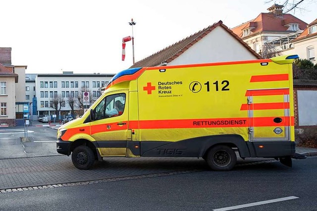 Die Kliniken geraten mancherorts an ih...stehen vor schwierigen Entscheidungen.  | Foto: Daniel Schfer (dpa)