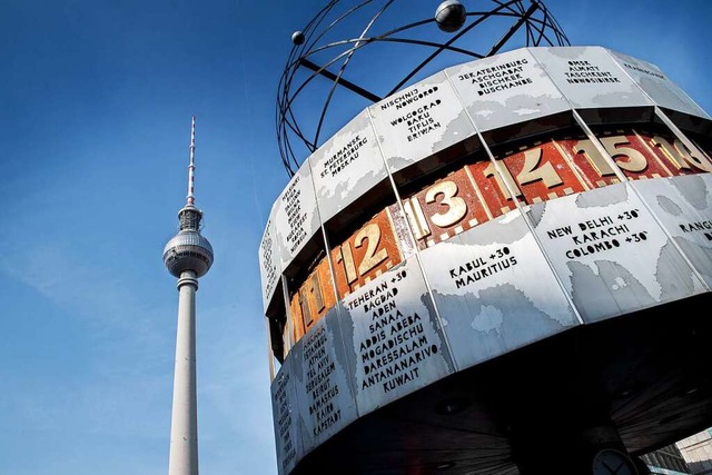 Bekanntes Ausflugsziel: der Fernsehturm am Alex.  | Foto: Zacharie Scheurer (dpa)