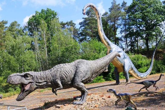 Dino-Attrappen im Dinopark Mnchehagen in Niedersachsen.  | Foto: Markus Hofmann