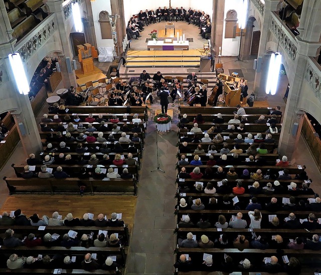 Gut gefllte Kirchenbnke in der Mllh...d wird es in diesem Jahr nicht geben.   | Foto: Dorothee Philipp