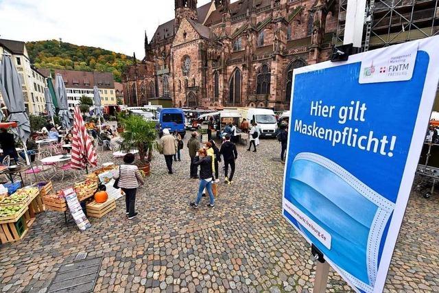 Das Kunsthandwerk darf auf dem Freiburger Münstermarkt bleiben