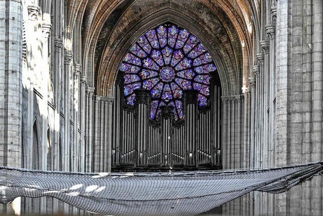 Notre-Dame-Kathedrale in Paris: Blick ...bauer Aristide Cavaill-Coll ttig war  | Foto: STEPHANE DE SAKUTIN (AFP)