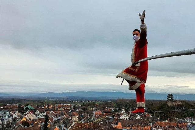 Hochseilartist Fernando Traber sendet Weihnachtsgru aus Breisach