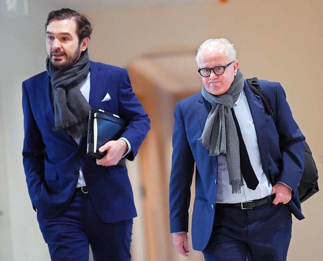 DFB-Prsident Fritz Keller (rechts) un...terner Gegenspieler Friedrich Curtius.  | Foto: Arne Dedert (dpa)