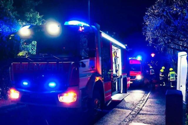 Feuerwehr lscht Brand an Heiligabend – Einliegerwohnung unbewohnbar