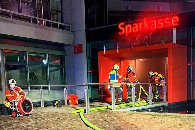 Brand in der Sparkasse in Weil am Rhein – enorme Rauchentwicklung