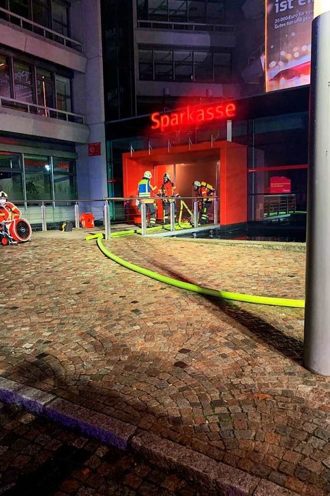 In der Sparkasse Weil am Rhein hat es in der Nacht zum Donnerstag gebrannt.  | Foto: Privat