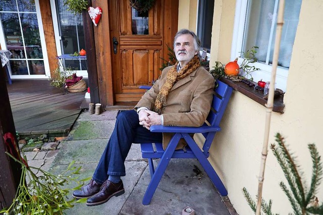Udo Seiwert-Fauti vor seinem Haus in Schutterzell  | Foto: Christoph Breithaupt
