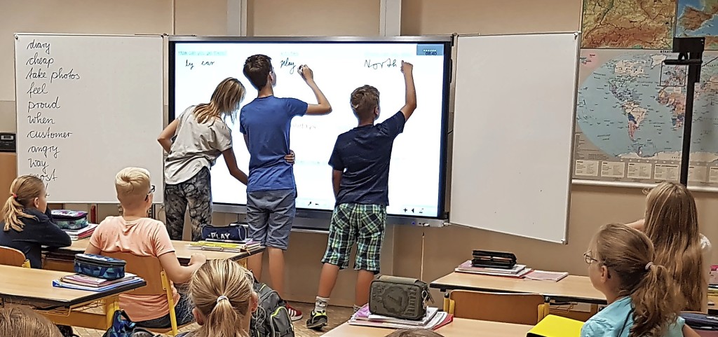 Schule Erhält Digitale Tafeln St Blasien Badische Zeitung 