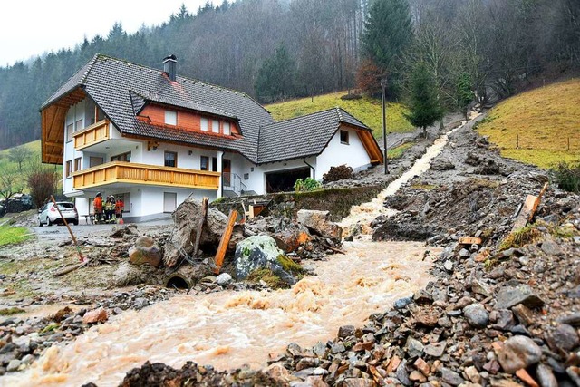 Hochwasser nach Dauerregen im Februar....mer Nebenbach fr eine Schlammlawine.   | Foto: Horst Dauenhauer