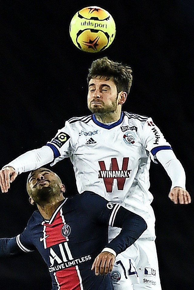 Der Schein trgt: Obenauf war Racing (hier Sanjin Prcic) bei PSG nicht.   | Foto: STEPHANE DE SAKUTIN (AFP)