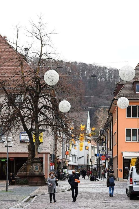 Das heutige Vergleichsbild mit dem Ein...#8222;Schwarzwald City&#8220; (links).  | Foto: Rita Eggstein