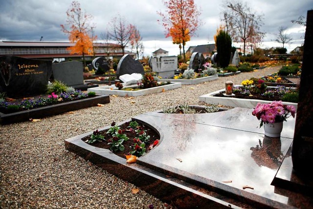 Der Friedhof in Altenheim: Weil die Au...gottesdienst vor der Bestattung statt.  | Foto: Christoph Breithaupt