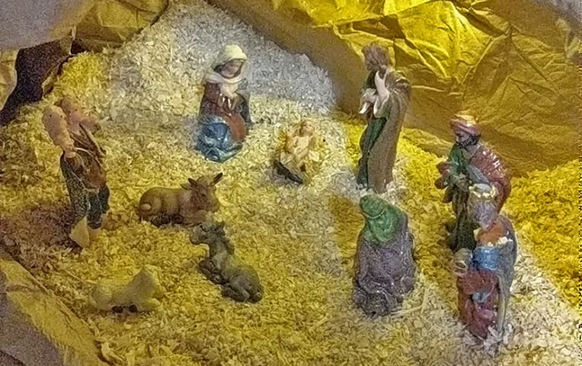 Krippen aus Papier gehren zur Weihnachtstradition der Christen in Syrien.  | Foto: privat