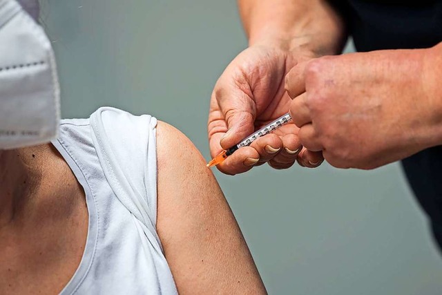 Eine Corona-Impfung  | Foto: Sina Schuldt (dpa)