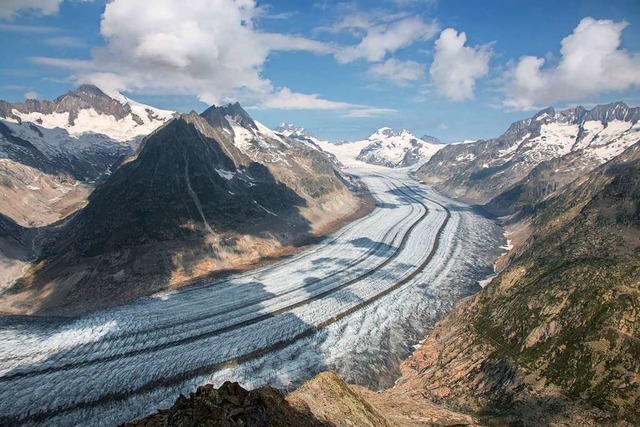 Der Klimawandel lie auch 2020 wieder ...chgletscher in der Schweiz) schwinden.  | Foto: Christian Sommer (dpa)