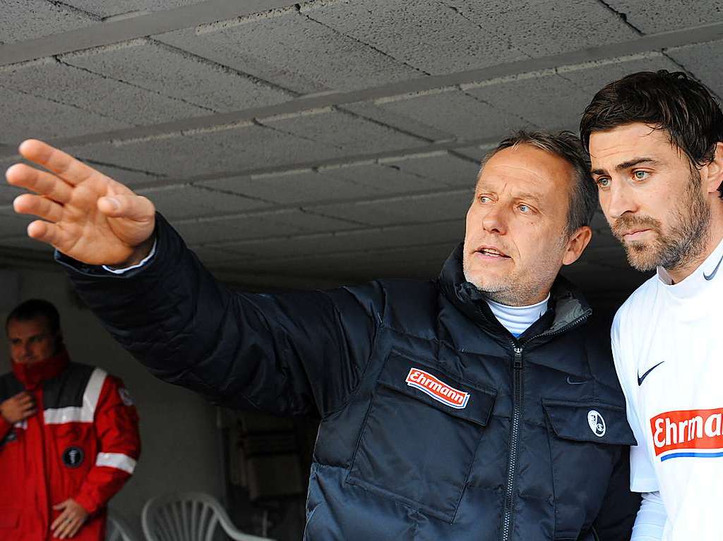 2011: Vom Co-Trainer zum Chefcoach beim SC Freiburg: der Eimeldinger Christian Streich (links, mit Heiko Butscher) wird kurz vor Jahresende beim  Fuball-Bundesligisten befrdert. Aktuell ist Streich der dienstlteste Bundesliga-Trainer.