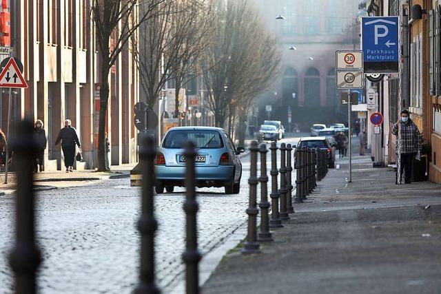 Bilanz nach einem Jahr Bugeld fr Gehwegparker in Lahr