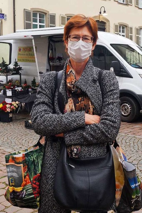 Katharina Jan (59), Waldkirch:Wie die ...em Glas Crémant d&#39;Alsace anstoßen.  | Foto: Savanna Cosma