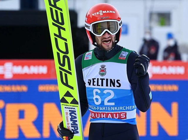 Der hat gesessen: Markus Eisenbichler ...n in der Qualifikation auf Platz drei.  | Foto: CHRISTOF STACHE (AFP)