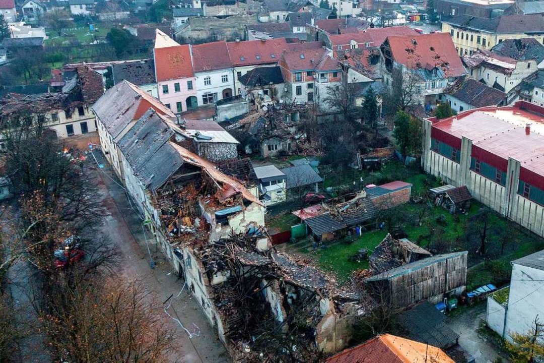 Zerstörte Häuser in Petrinja  | Foto: Igor Kralj, Pixsell (dpa)