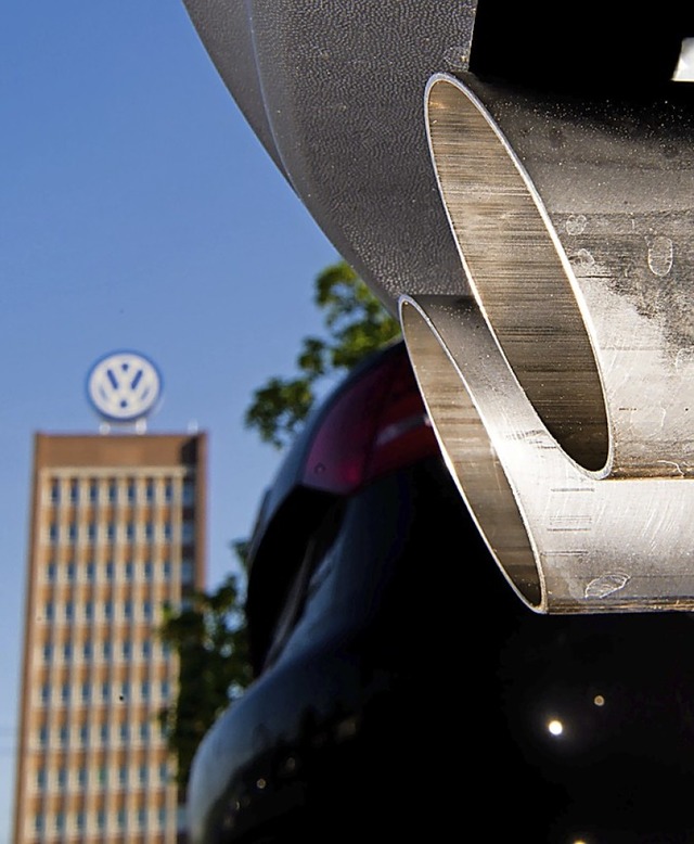 VW hat die Abgaswerte bei Dieselfahrzeugen manipuliert.  | Foto: Julian Stratenschulte (dpa)