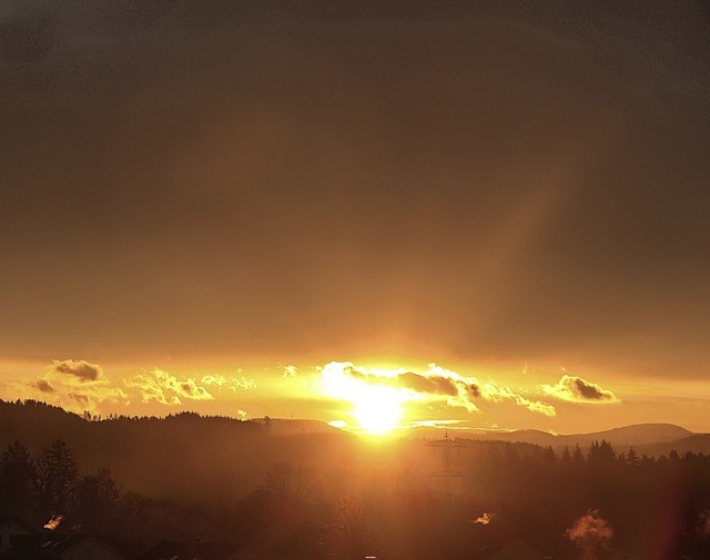 Der Sonnenaufgang in Schwrstadt am letzten Tag des Jahres 2020  | Foto: Helmut Kohler