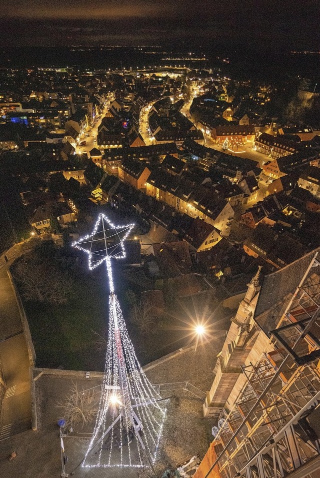 Ein Feuerwerk gab es diesmal nicht. Da...terabend  vom Breisacher Mnsterberg.   | Foto: Martin Hau