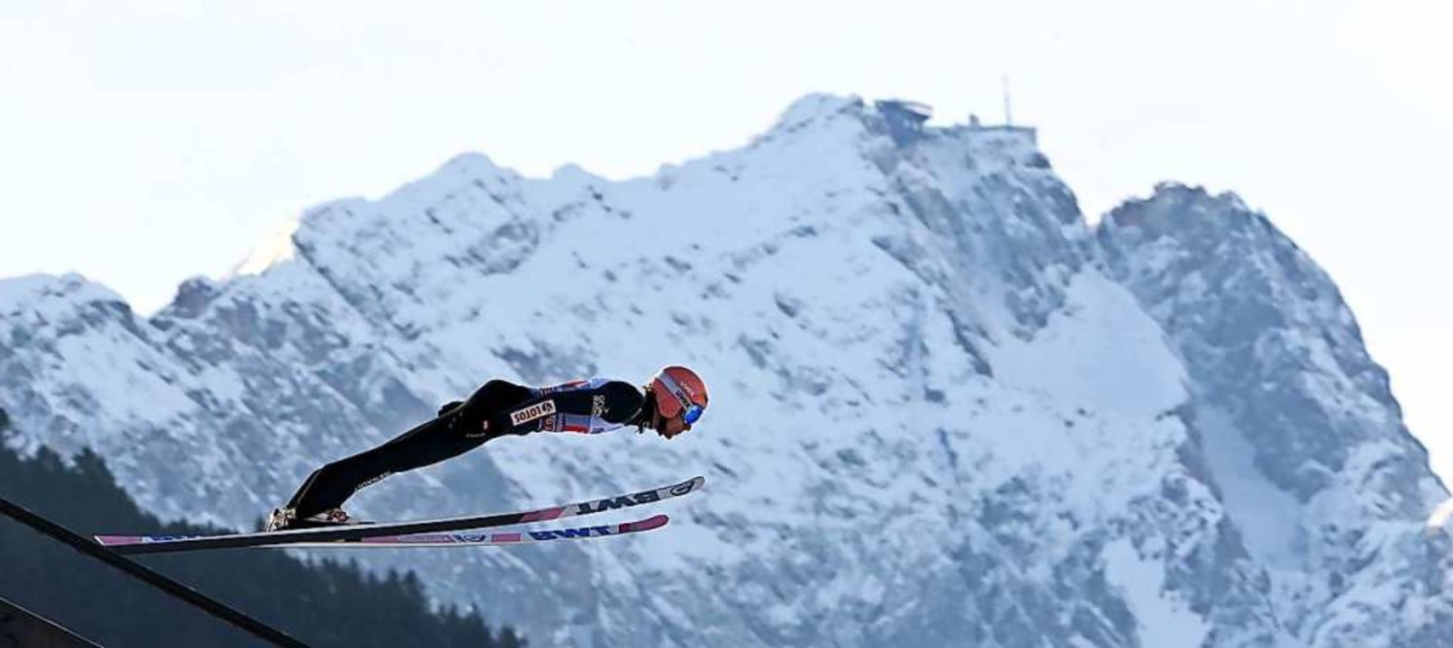 Dawid Kubacki, der Sieger des Springens am Neujahrstag  | Foto: CHRISTOF STACHE (AFP)