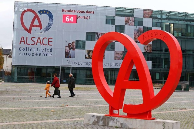 Mit einem Countdown wurde in Colmar auf den Grndungstermin der CEA gewartet.  | Foto: Herve KIELWASSER