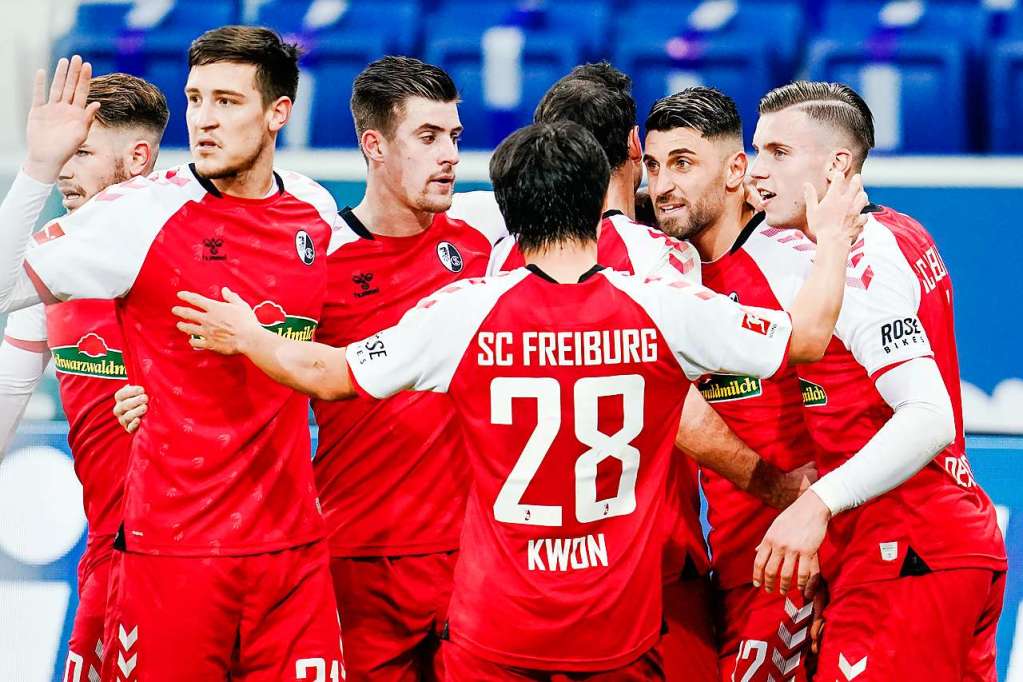 Mit Spielglück und Effizienz: SC Freiburg fährt vierten Sieg in Folge ein - SC Freiburg 