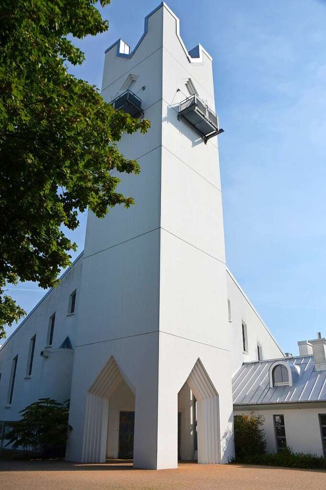 Erst 1993 fand die feierliche Konsekration von St. Michael statt.  | Foto: Horatio Gollin