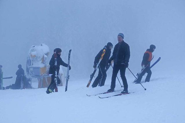 Wintersportler pfeifen im Hochschwarzwald auf die Lifte