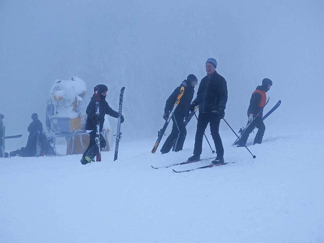 Skifahrer und Langlufer kommen sich a...hnen, ein  schweitreibender Aufstieg.  | Foto: Silas Schwab