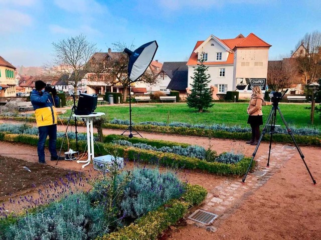 Christoph Nertz (Fotograf) und Rebecca...m Jahreswechsel&quot; im Prinzengarten  | Foto: Lea Frick