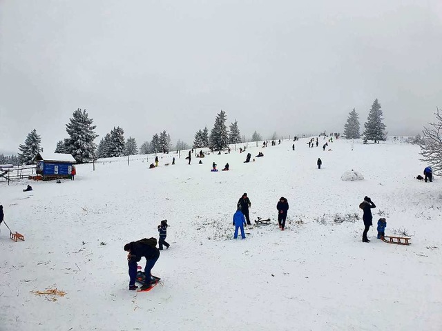 Der Schnee lockt derzeit besonders viele Besucher an den Kandel.  | Foto: Daniel Fleig