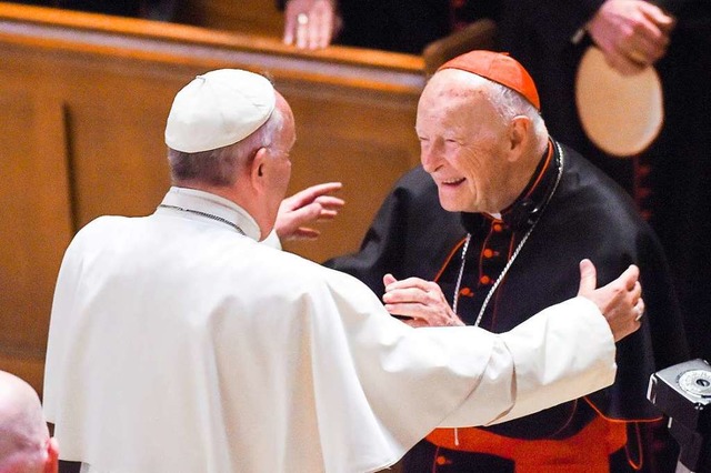 Papst Franziskus mit Theodore McCarrick 2015 in Washington.  | Foto: Jonathan Newton / Pool