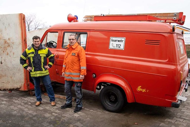 Markus Mack (links) hat geholfen, Hors...kroatische Erdbebengebiet zu schaffen.  | Foto: Volker Mnch