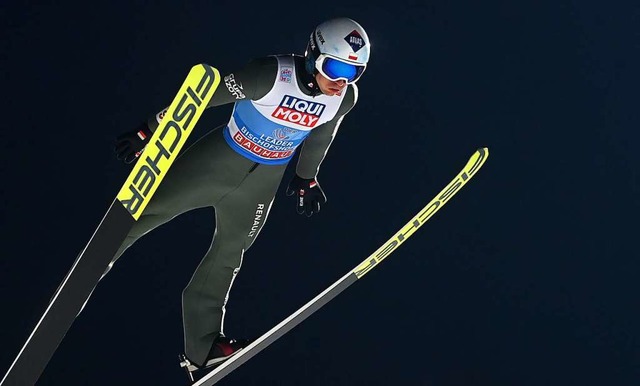 Kamil Stoch zeigt auch auf der Paul-Auerleitner-Schanze, was er kann.  | Foto: CHRISTOF STACHE (AFP)