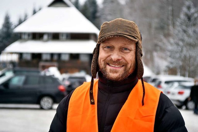 Mike Minuth vor seinem Gasthaus &#8222;Holzschlgermatte&#8220;  | Foto: Thomas Kunz