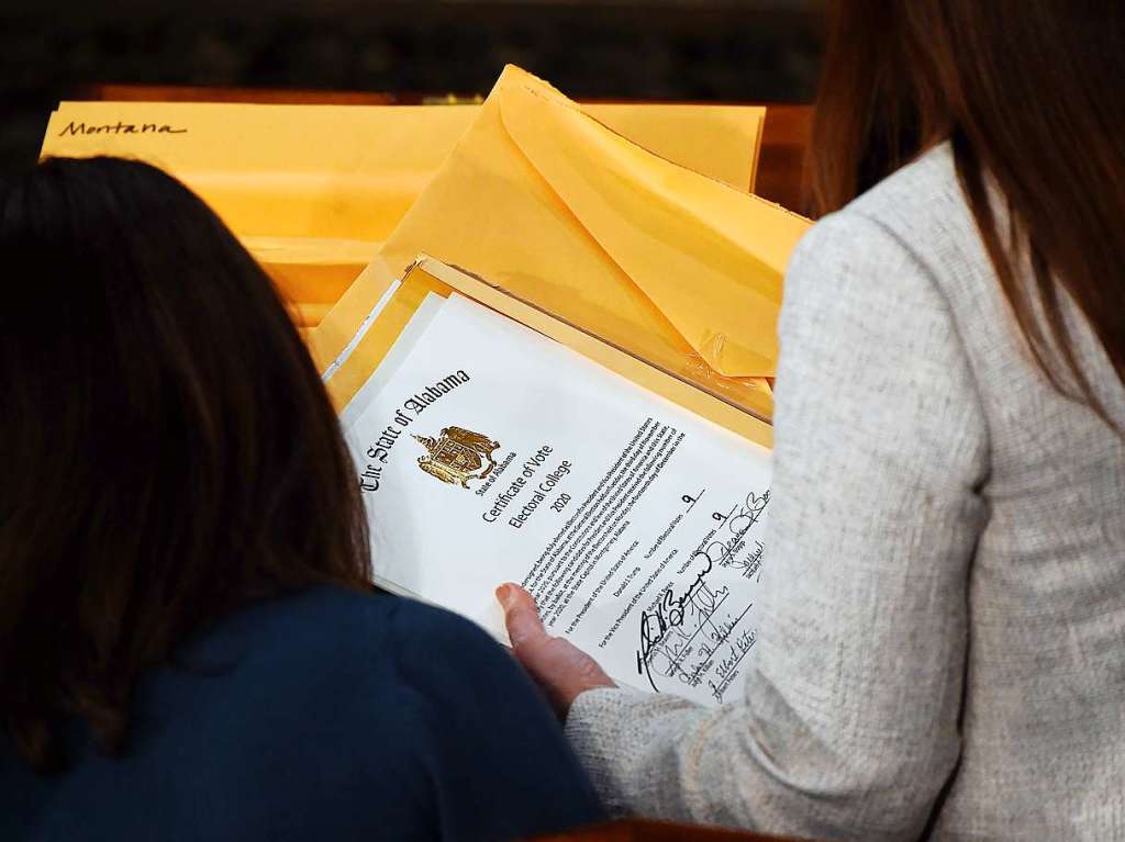 In der von Vizeprsident Pence geleiteten Sitzung sollten die Wahlmnnerstimmen der Prsidentenwahl gezhlt werden. Eigentlich ein symbolischer Akt.