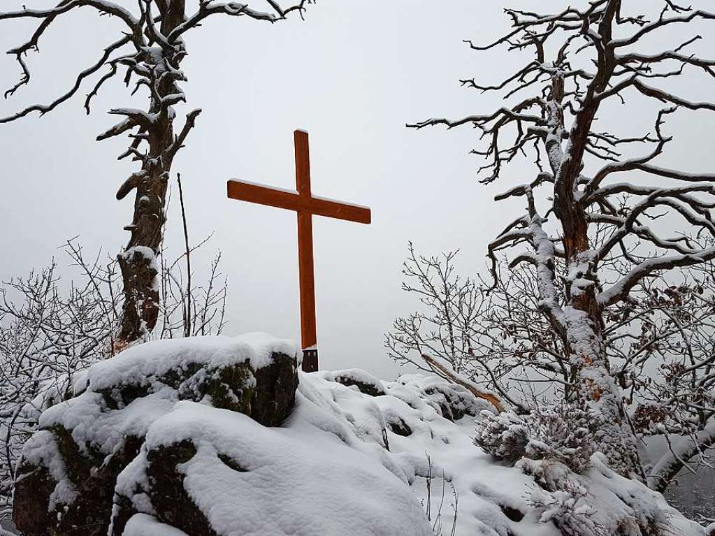 Der Rthekopf und die Wanderwege dorthin versinken im Schnee.