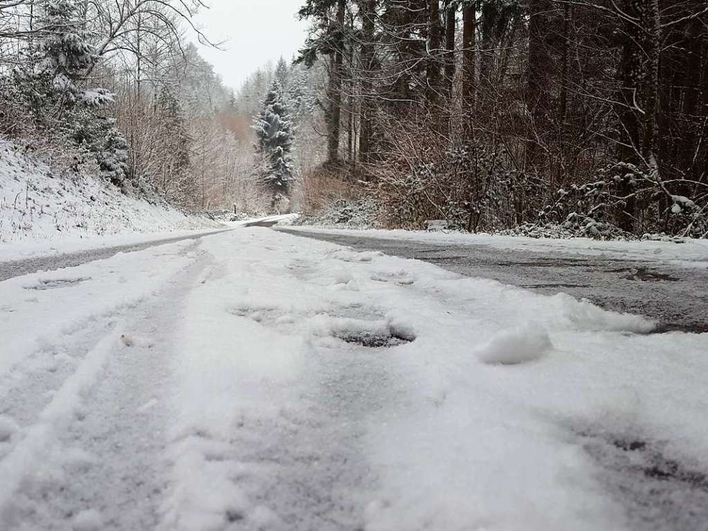 Der Rthekopf und die Wanderwege dorthin versinken im Schnee.