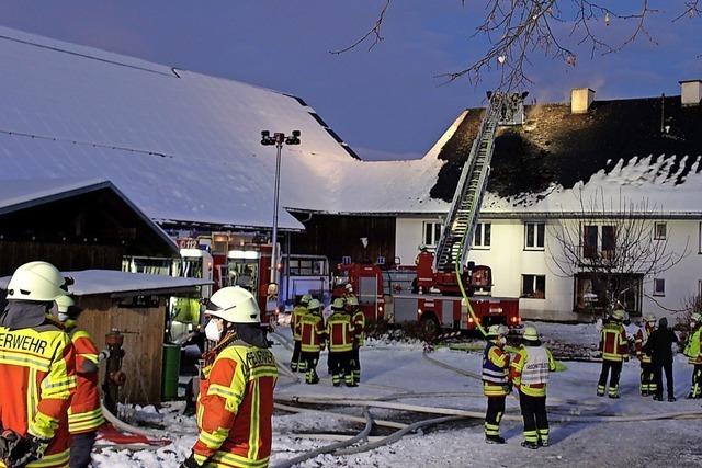 Bauernhof in St. Peter brennt