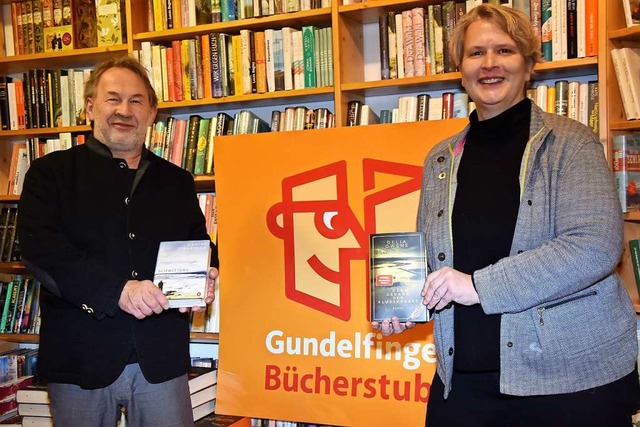 Katrin Schmidt hat die Buchhandlung in...men. Filialleiter wird Irimbert Kastl.  | Foto: Andrea Steinhart