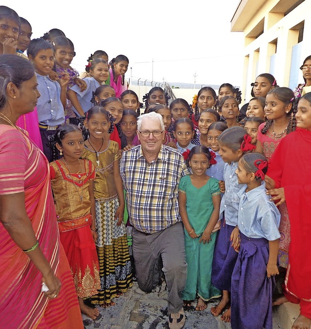 Nachdem Ernst Forster die Leitung der ...rung benachteiligter Kinder in Indien.  | Foto: privat
