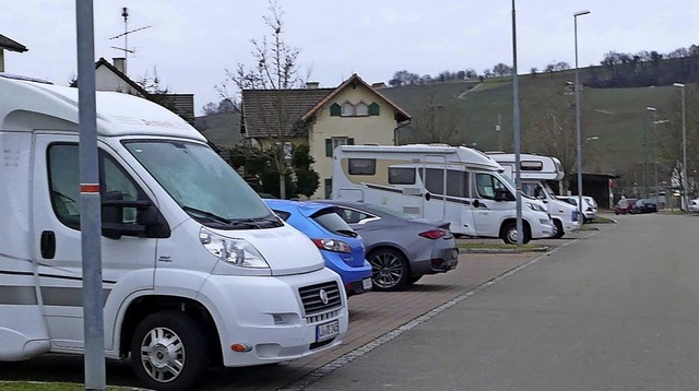 Auch der ruhende Verkehr kann aufregen...auf engen Straen geparkte Fahrzeuge.   | Foto: Victoria Langelott