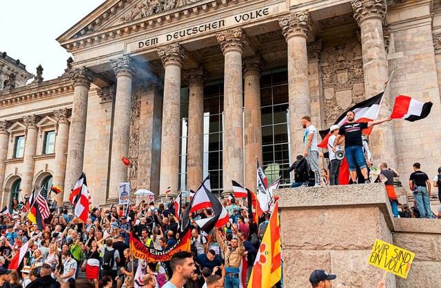Ende August 2020 versammelten sich zah... damals auch den Reichstag zu strmen.  | Foto: Achille Abboud (dpa)
