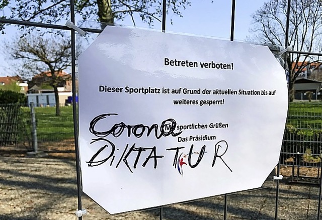 Vielerorts zu finden: der Begriff  &#8222;Corona-Diktatur&#8220;  | Foto: Julian Stratenschulte (dpa)